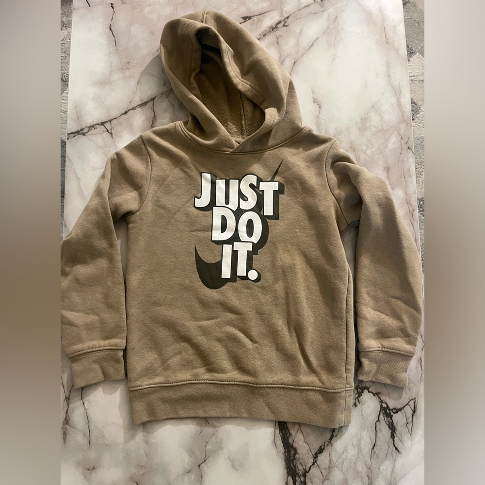 Boys Nike hoodie size 6